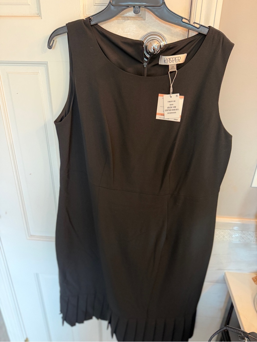 Kasper Black Sleeveless Sheath 14W Dress with Pleated Hem originally $109 NWT